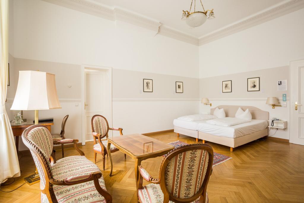 Hotel Schloss Storkau Exterior photo